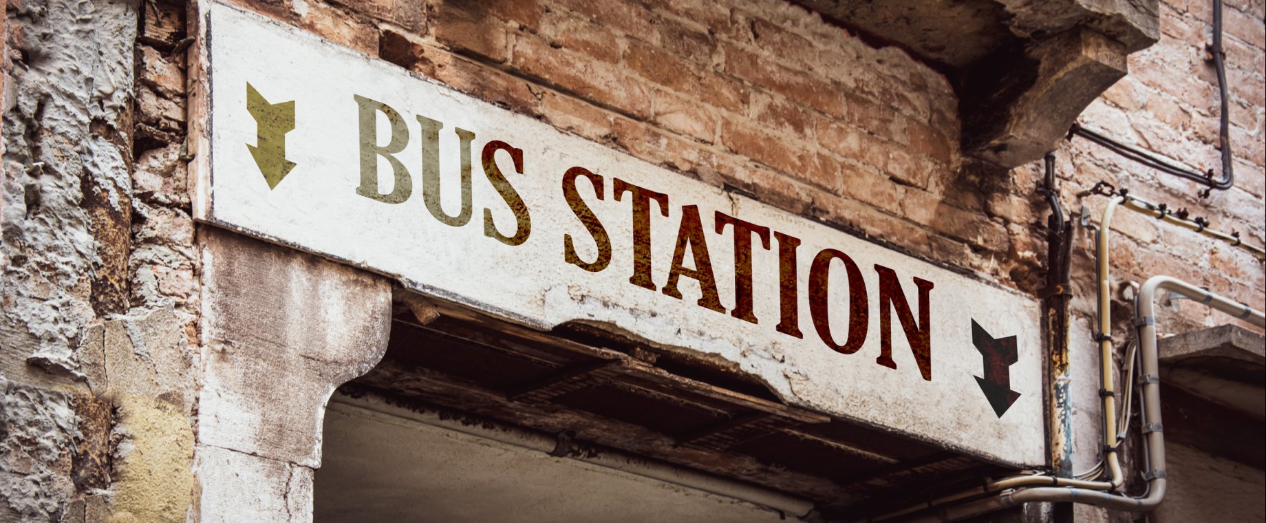 Bus Station © Thomas Reimer-stock.adobe.com